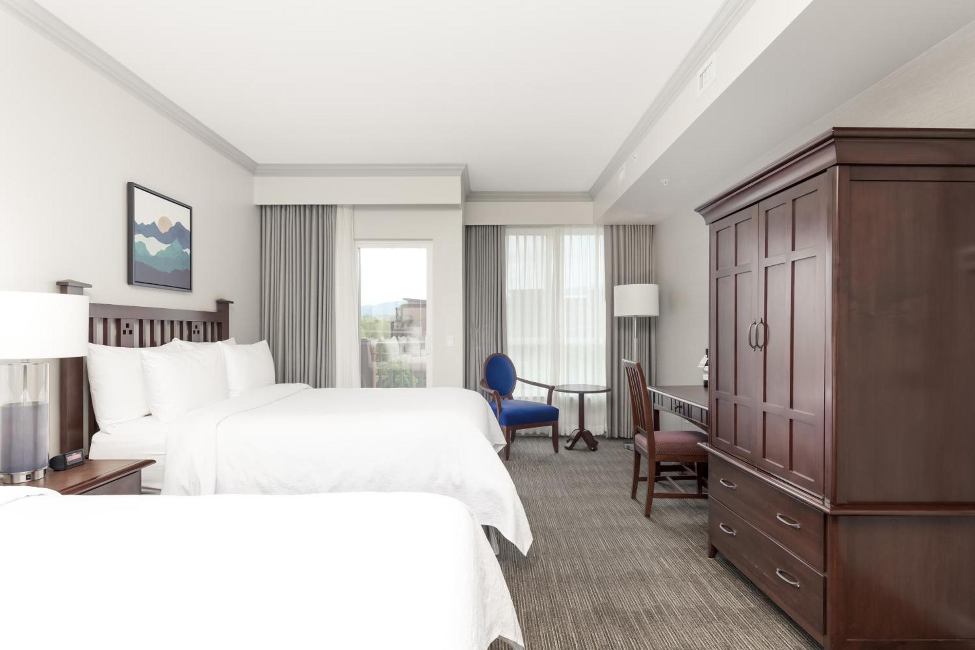 Manteo At Eldorado Resort Kelowna Exterior photo